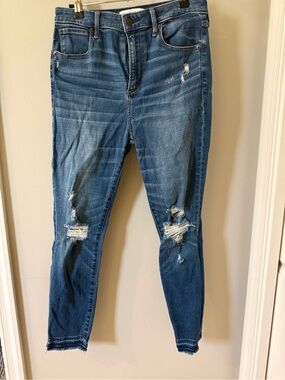 Abercrombie & Fitch Women’s Distressed Blue Super Skinny Jeans high rise 8r